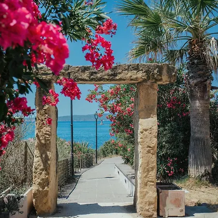 Casa Giunicchi, Un Gioiello Fronte Mare 別荘 *