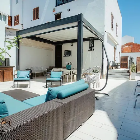 Casa Giunicchi, Un Gioiello Fronte Mare